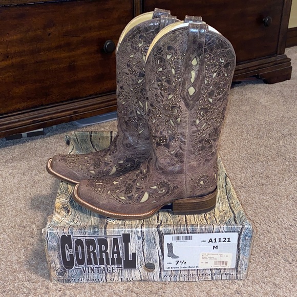 Corral LD Brown Crater Bone Inlay Leather Boots - Picture 1 of 7